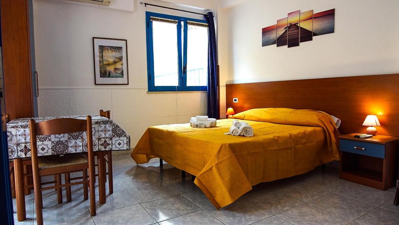 Aparthotel Baia Di Naxos Giardini-Naxos Exterior foto