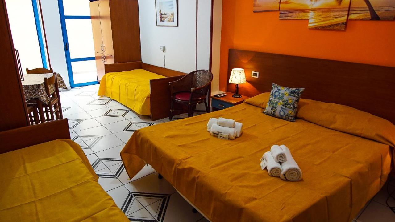 Aparthotel Baia Di Naxos Giardini-Naxos Exterior foto