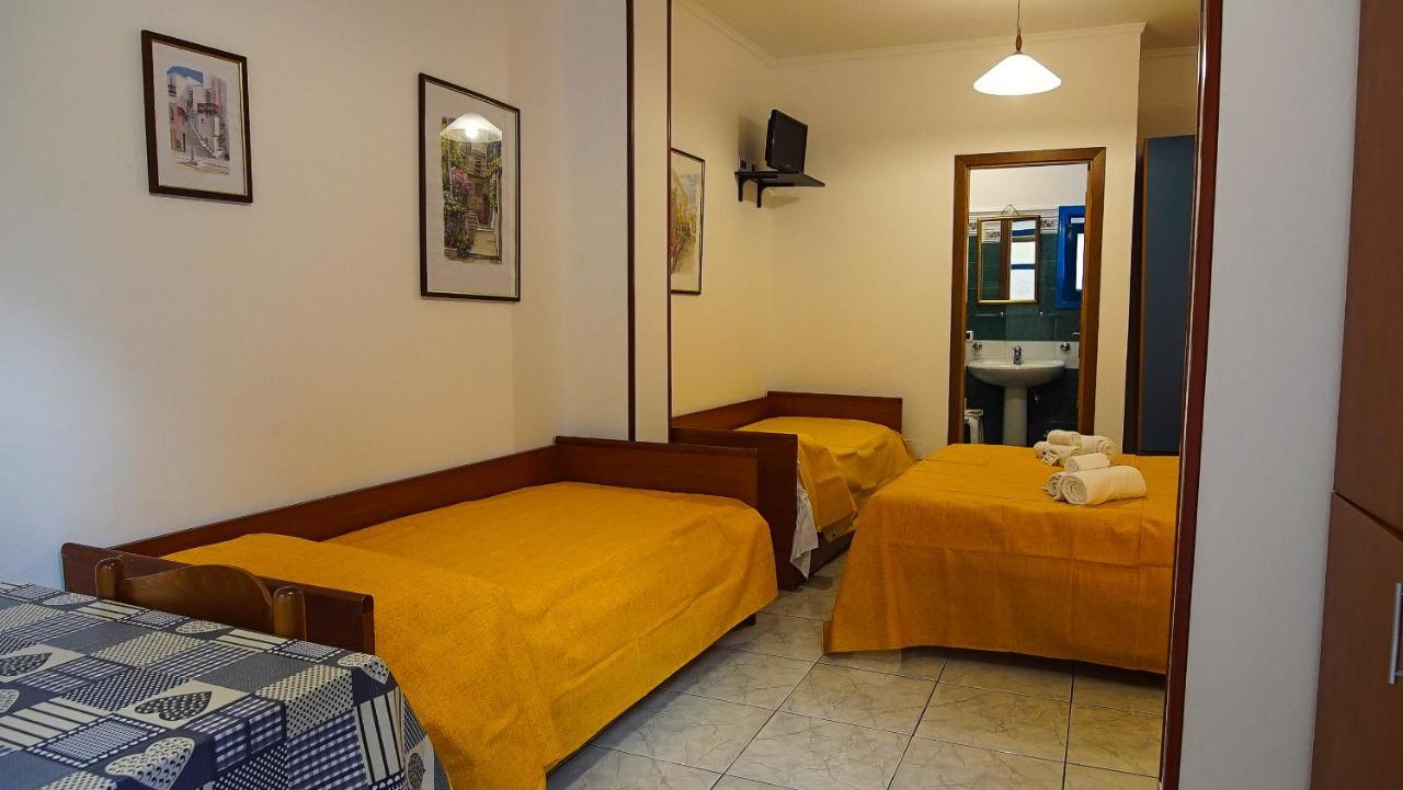Aparthotel Baia Di Naxos Giardini-Naxos Exterior foto
