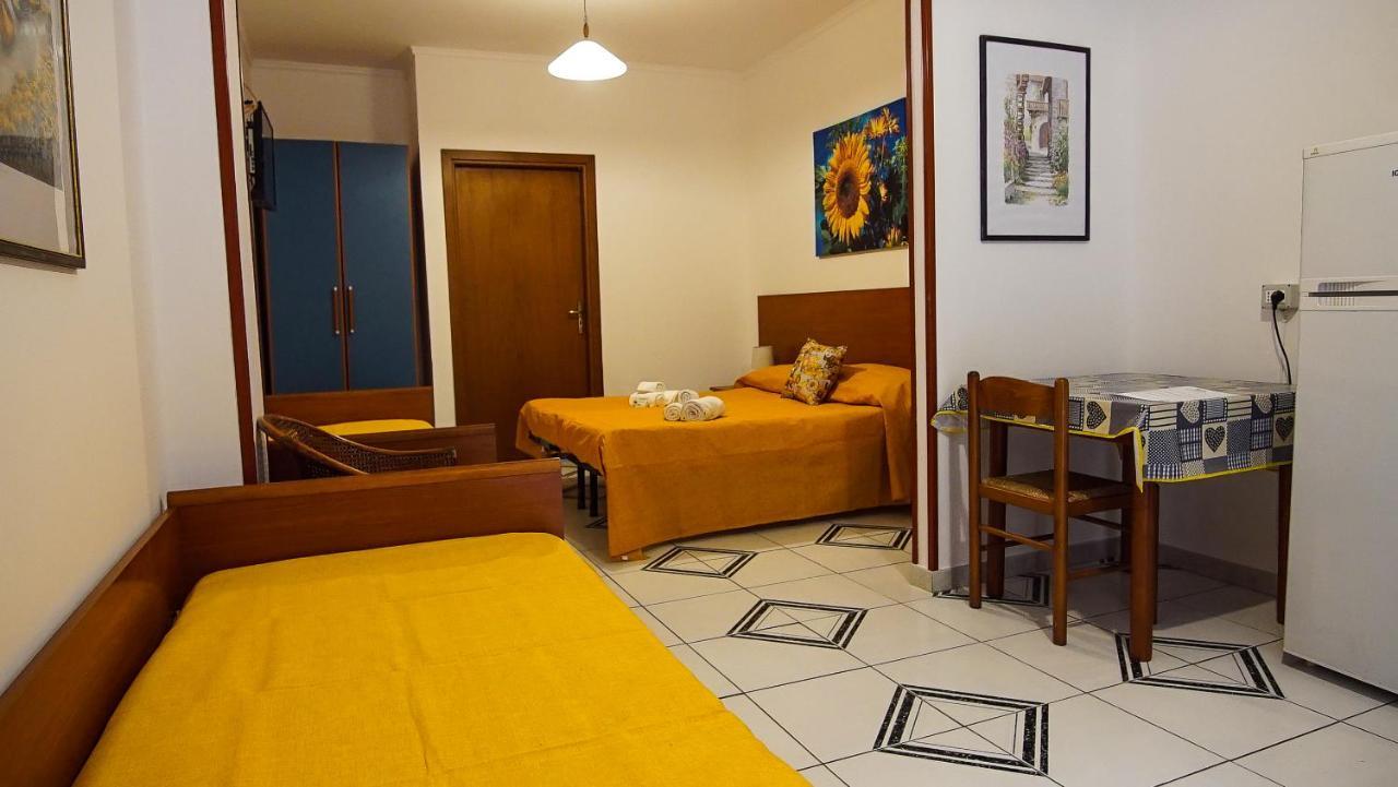 Aparthotel Baia Di Naxos Giardini-Naxos Exterior foto